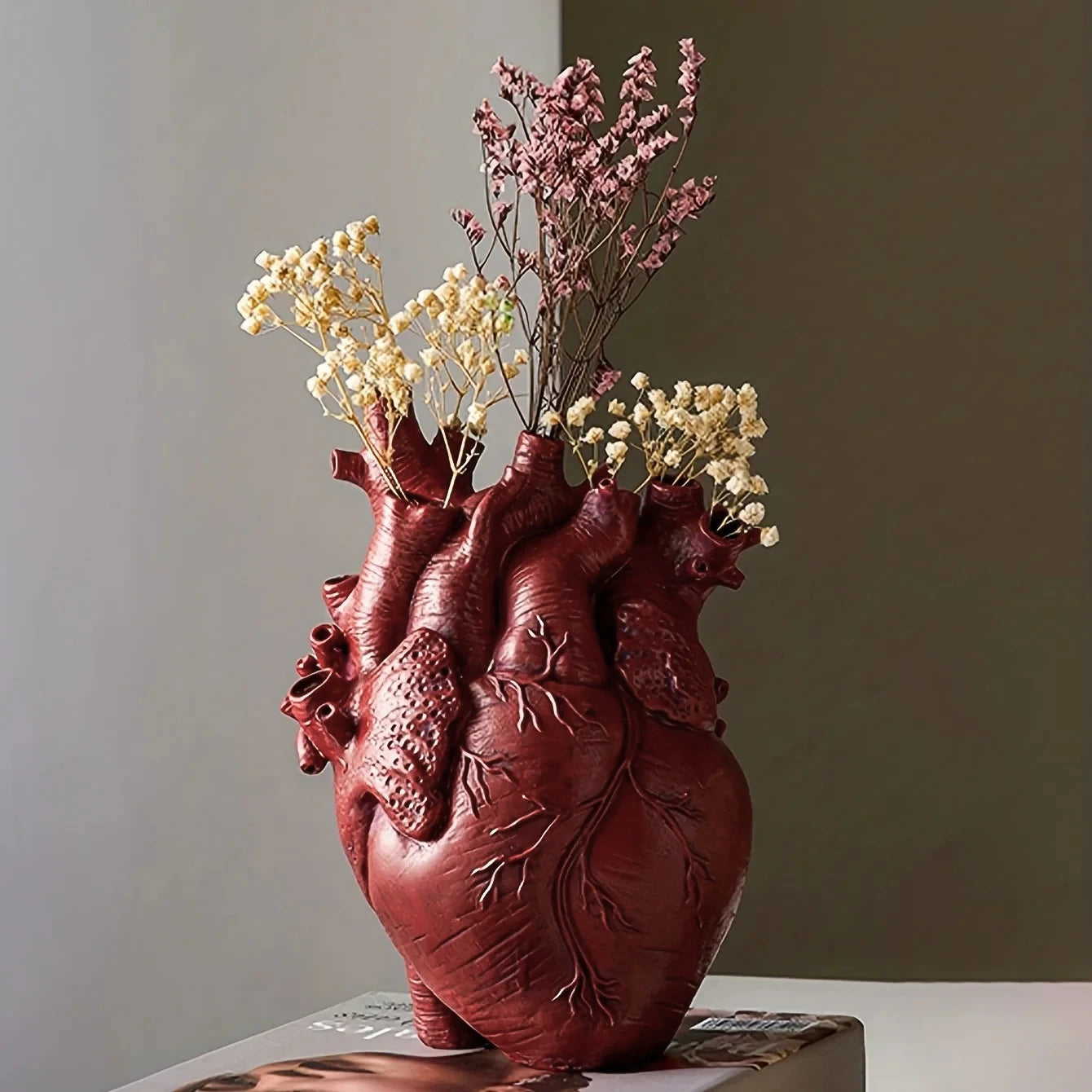 Nordic Anatomical Heart Vase – Resin Decorative Flower Pot & Artistic Anatomy Sculpture for Home Decor